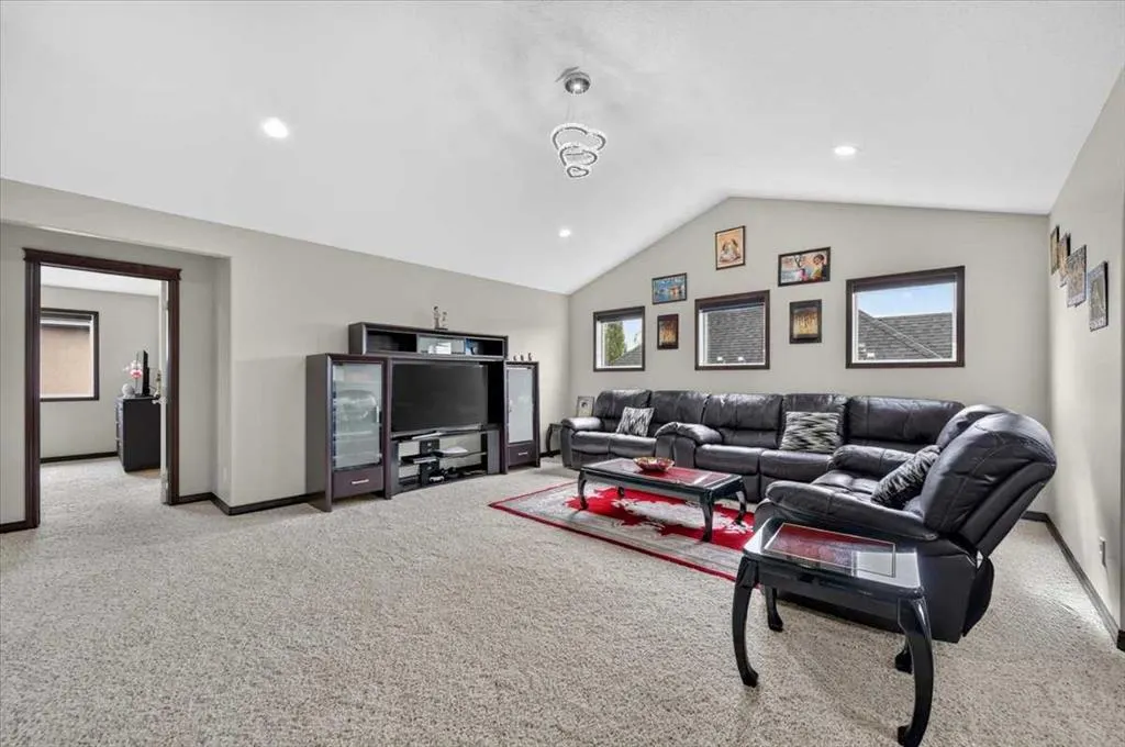 233 Aspenmere Circle