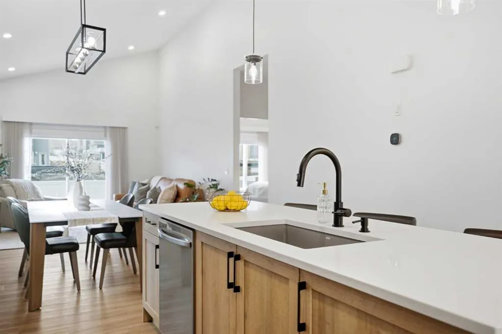 13 Bayview Mews SW