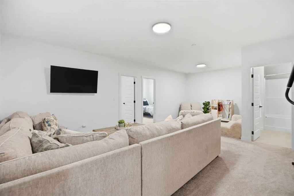 13 Bayview Mews SW