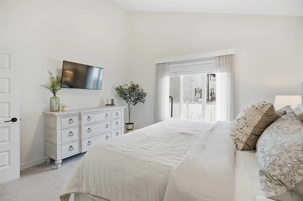 13 Bayview Mews SW