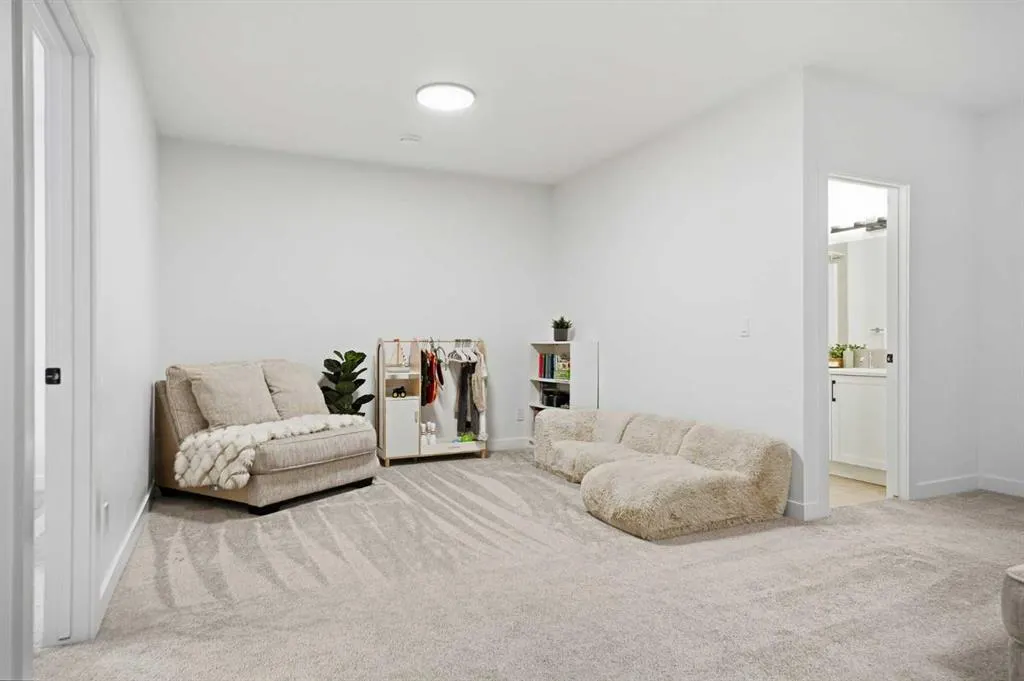 13 Bayview Mews SW