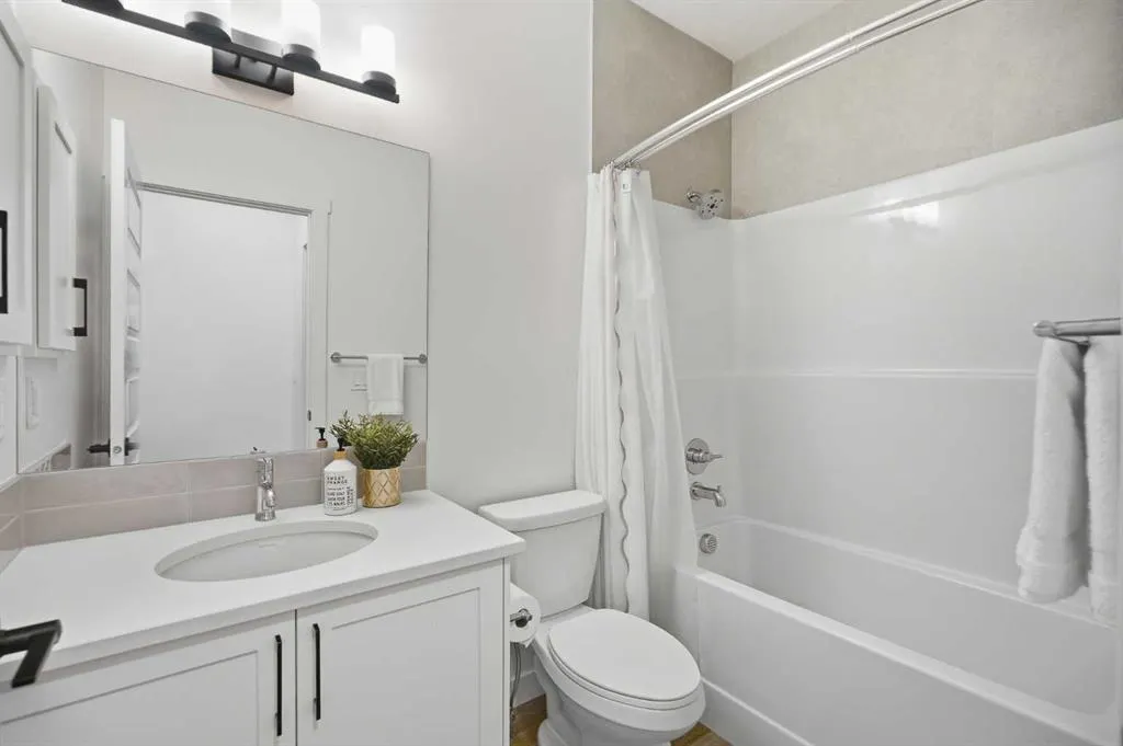 13 Bayview Mews SW