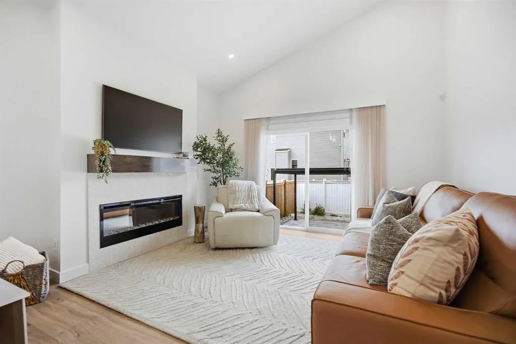 13 Bayview Mews SW