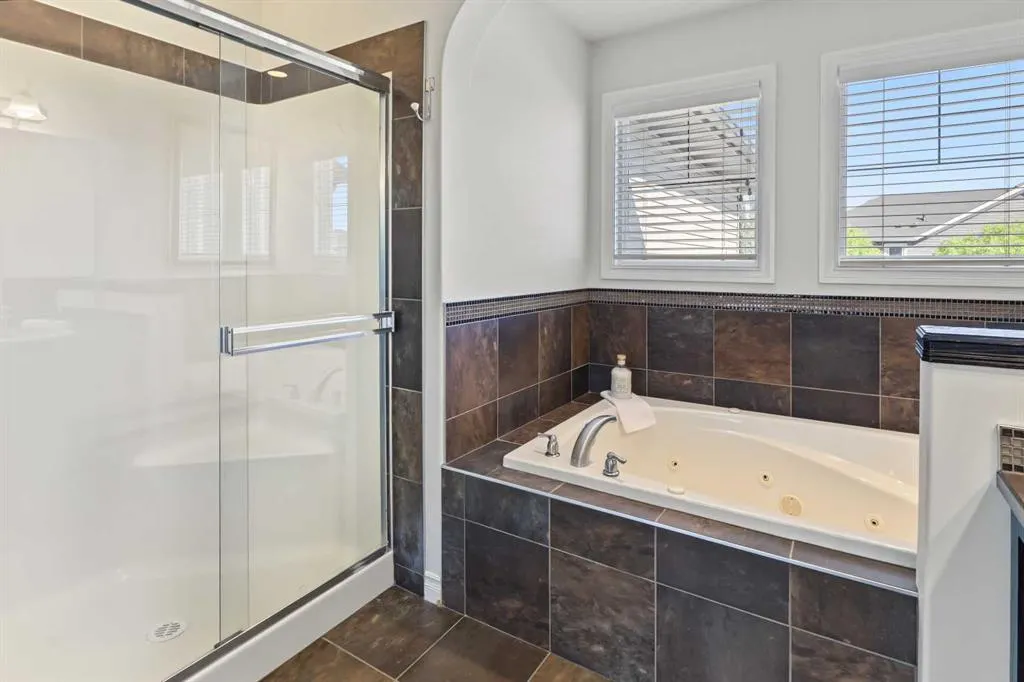 45 Royal Oak Manor NW