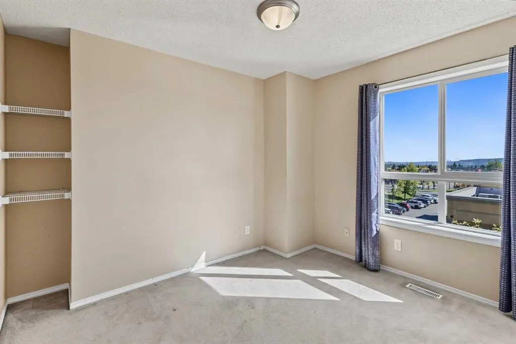 10 Tuscany Court NW