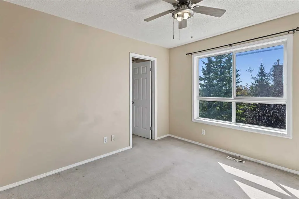 10 Tuscany Court NW