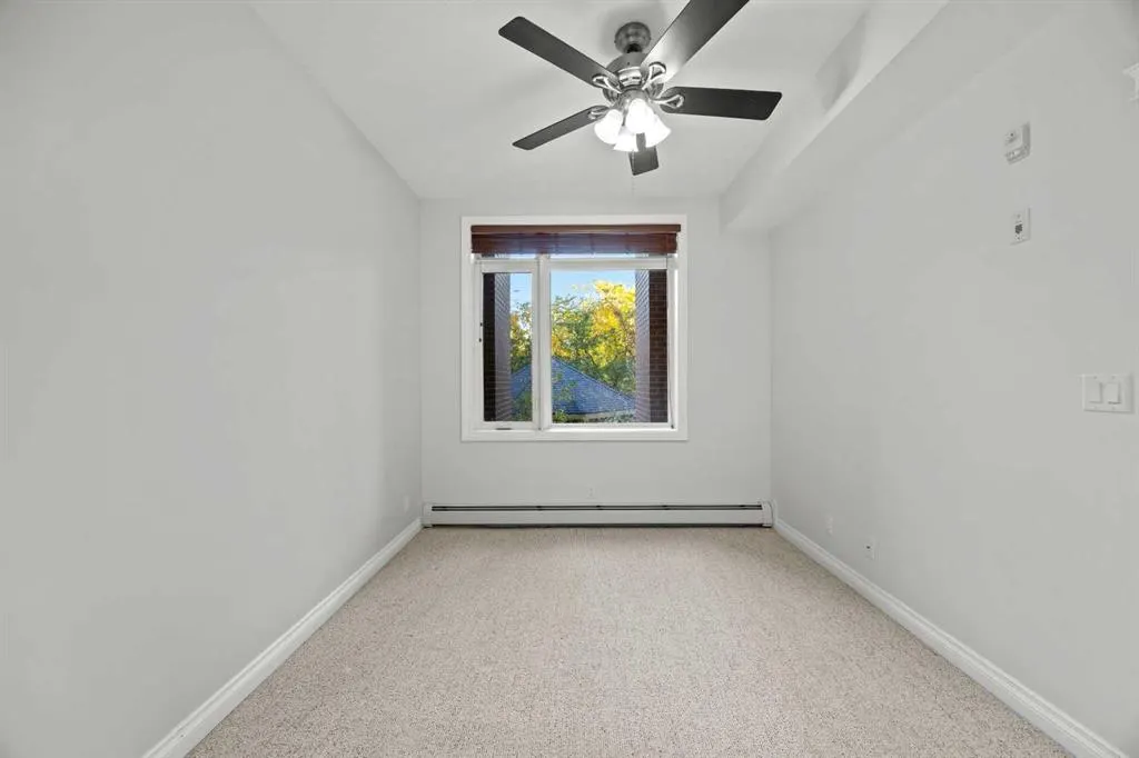 24 Hemlock Crescent SW #3203