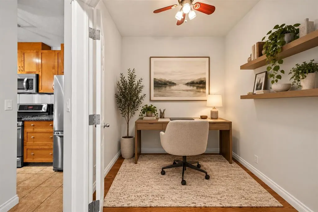 24 Hemlock Crescent SW #3203