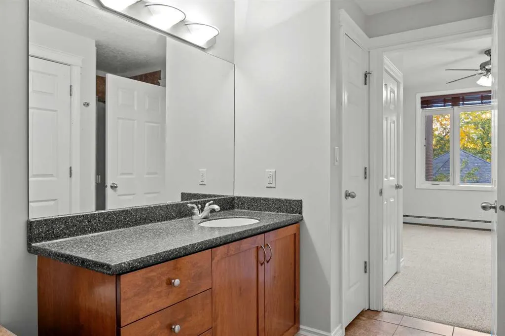 24 Hemlock Crescent SW #3203