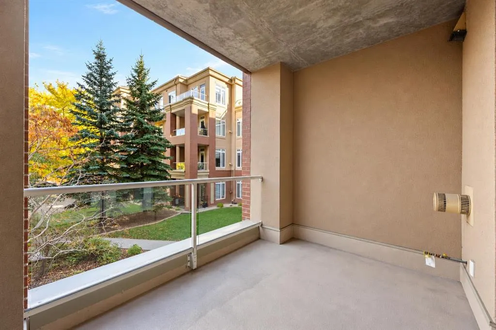 24 Hemlock Crescent SW #3203