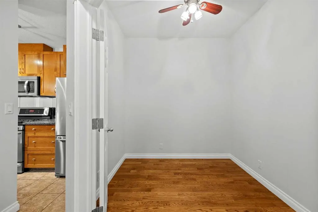 24 Hemlock Crescent SW #3203