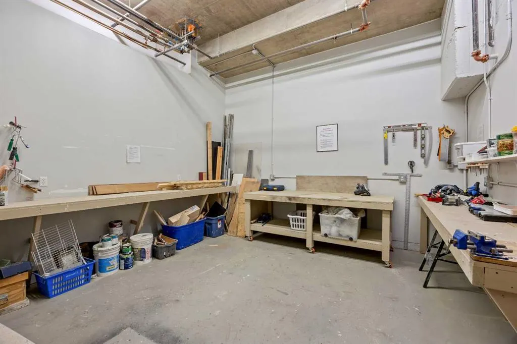 24 Hemlock Crescent SW #3203