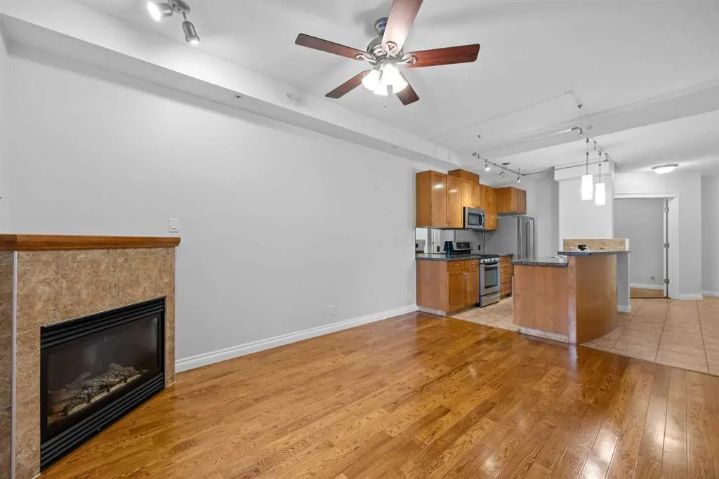 24 Hemlock Crescent SW #3203