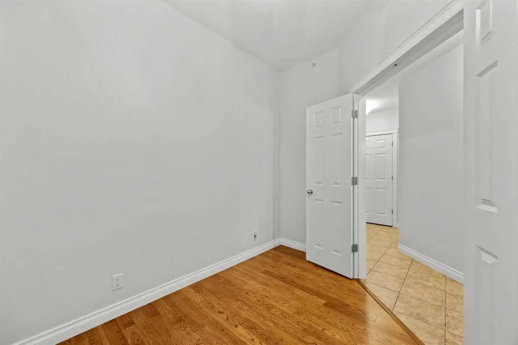 24 Hemlock Crescent SW #3203