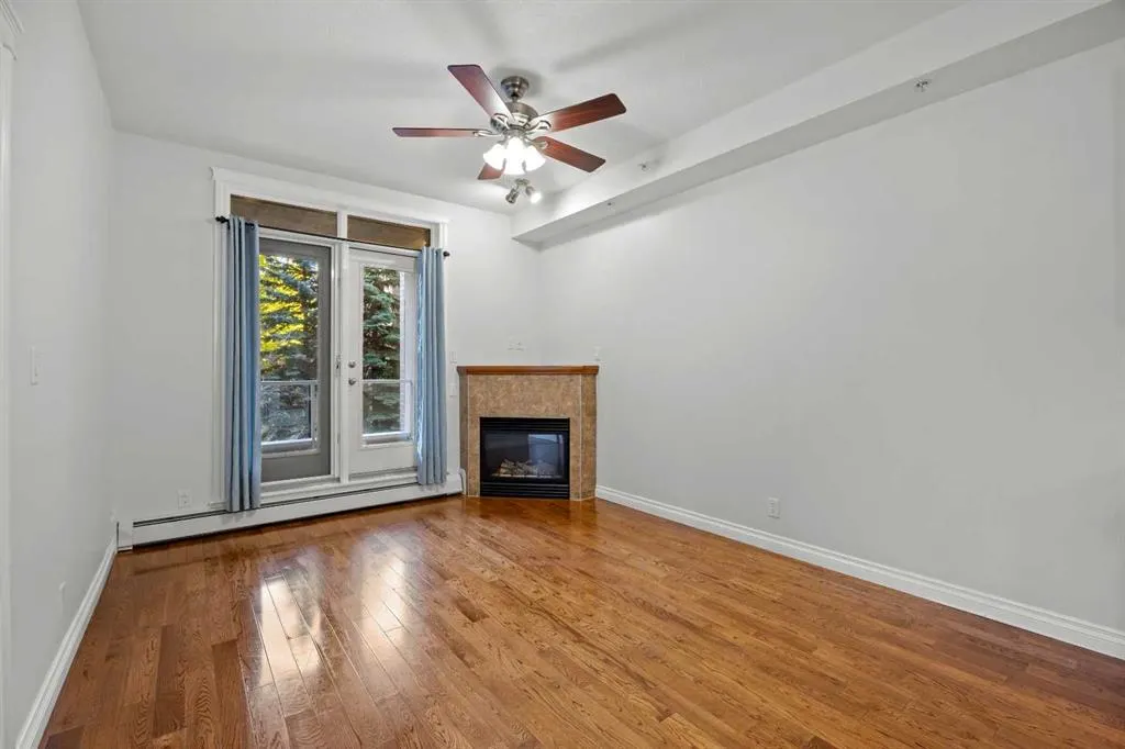 24 Hemlock Crescent SW #3203