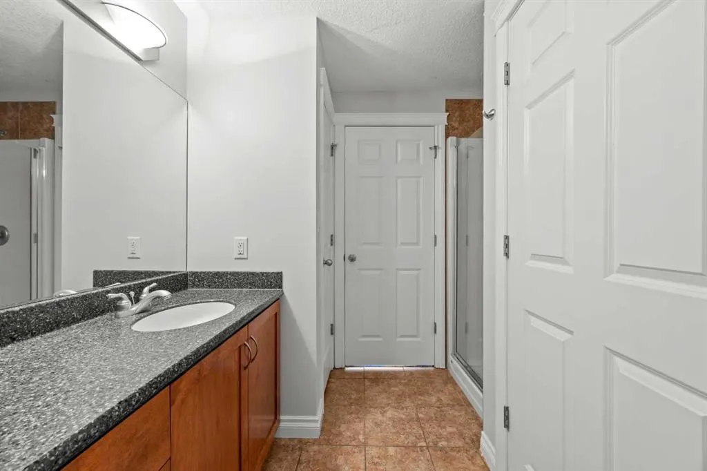 24 Hemlock Crescent SW #3203