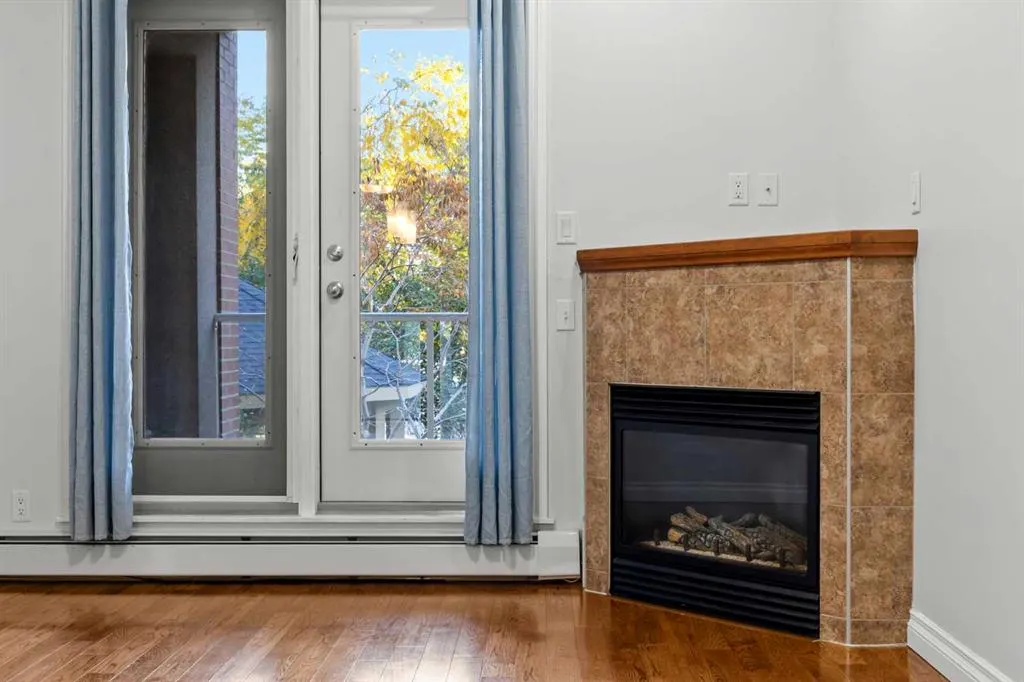 24 Hemlock Crescent SW #3203