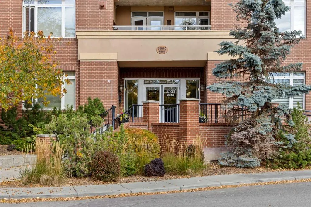 24 Hemlock Crescent SW #3203