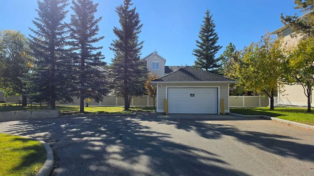 11 Chaparral Ridge Drive SE #2106