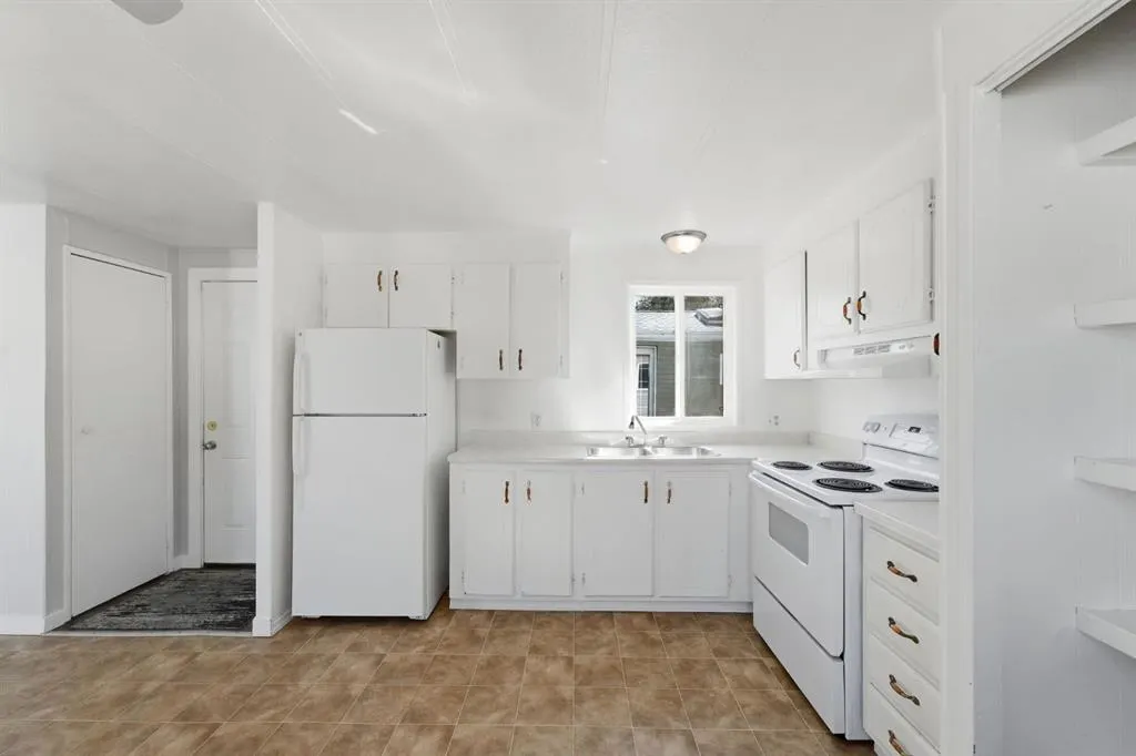 5344 76 Street #75
