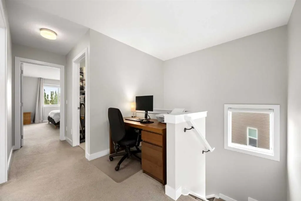 112 Reunion Loop NW
