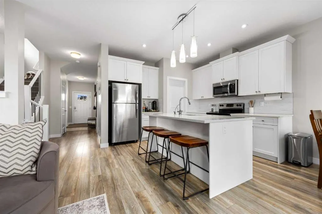 112 Reunion Loop NW