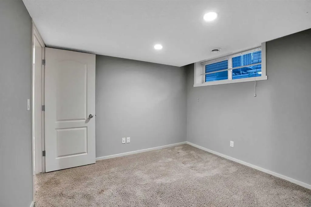125 Walden Square SE