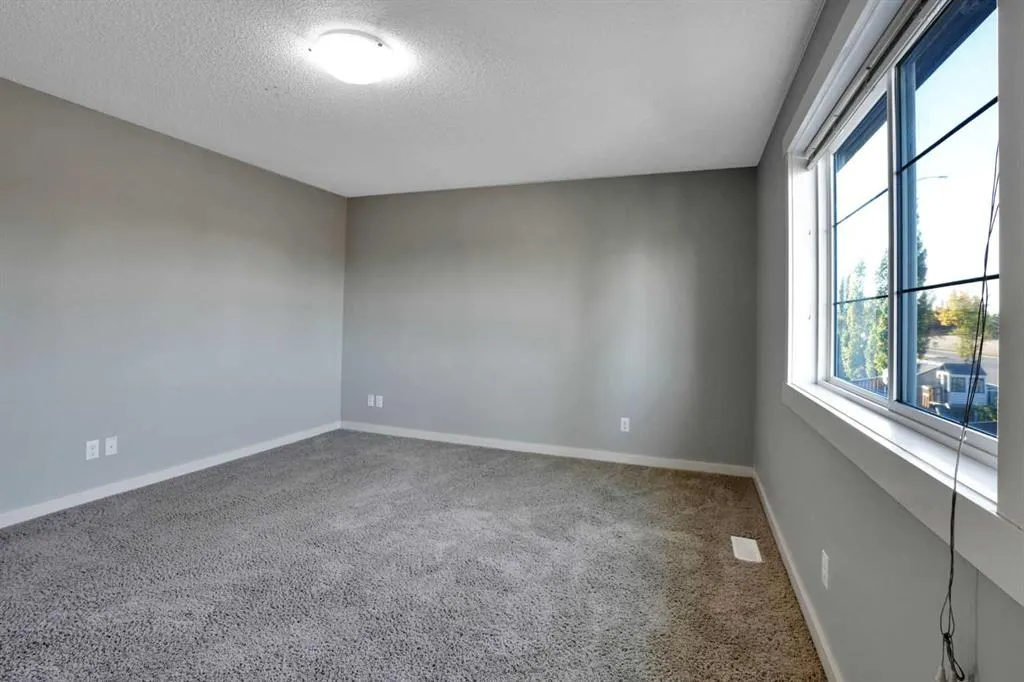 125 Walden Square SE