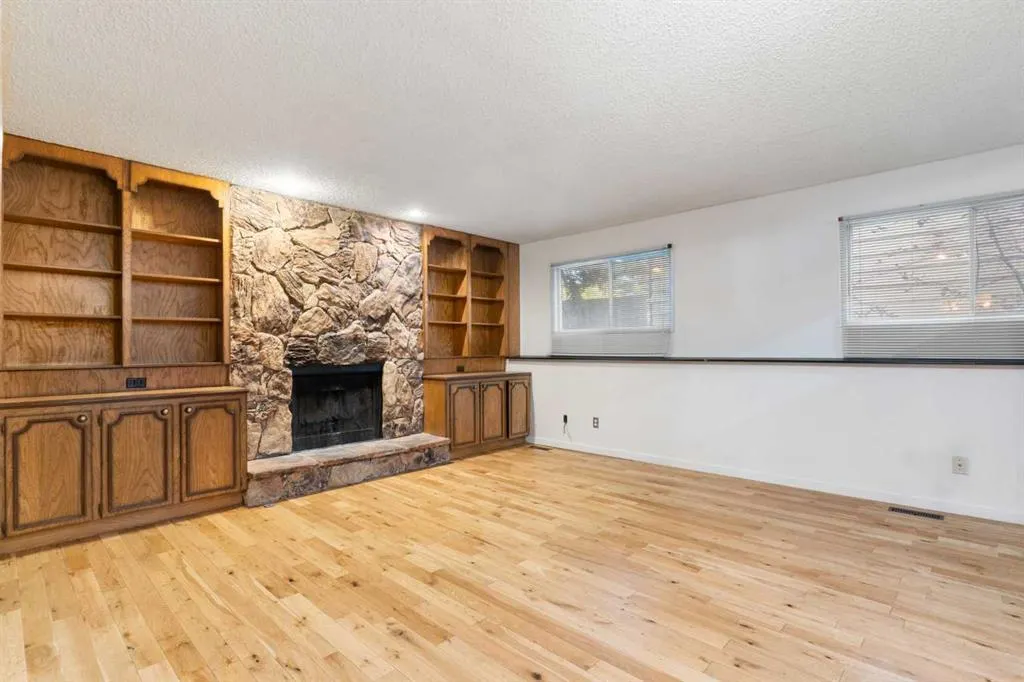 107 Bermuda Close NW