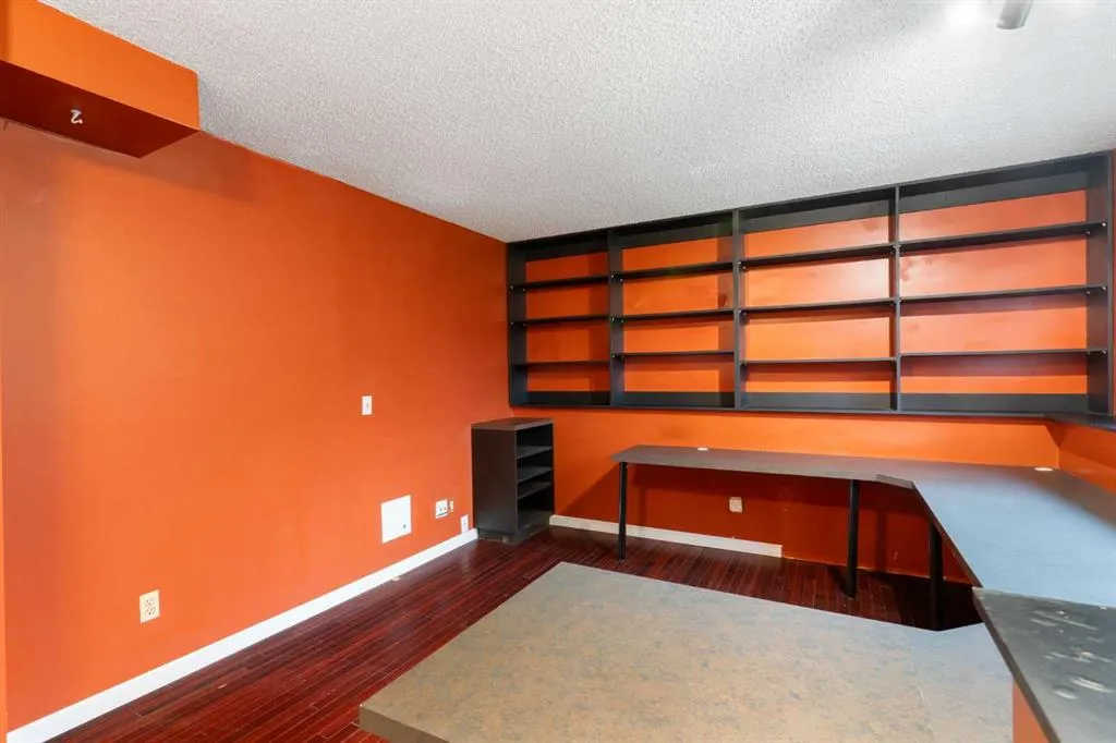 107 Bermuda Close NW