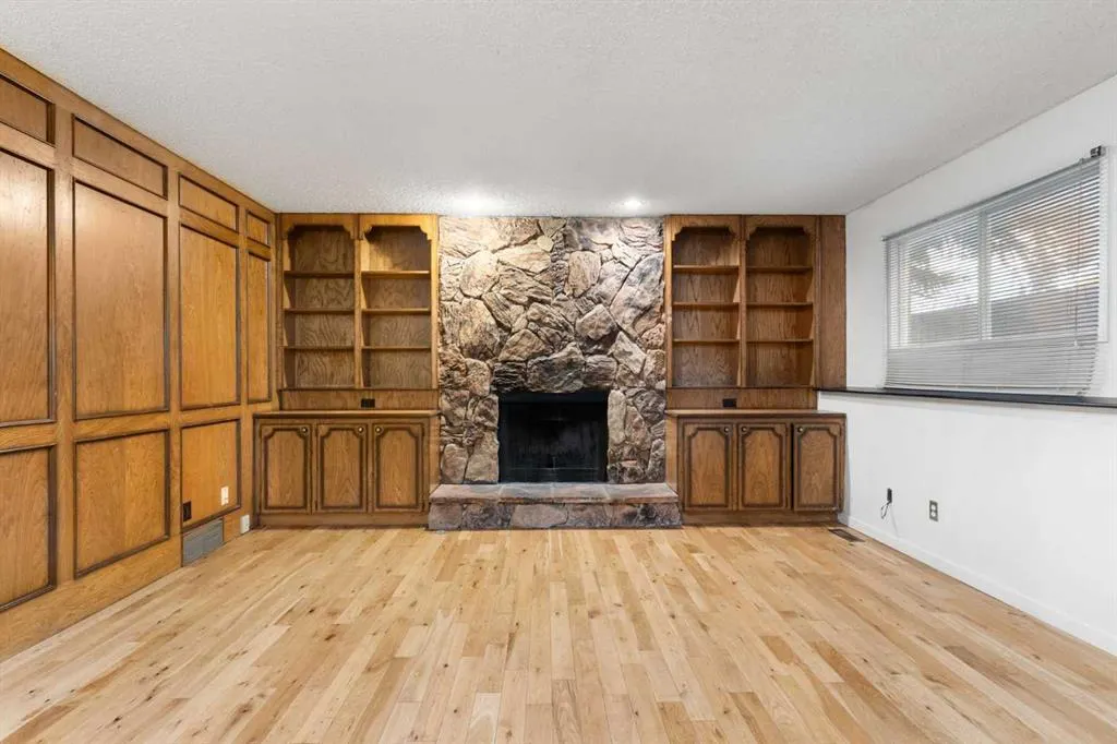 107 Bermuda Close NW