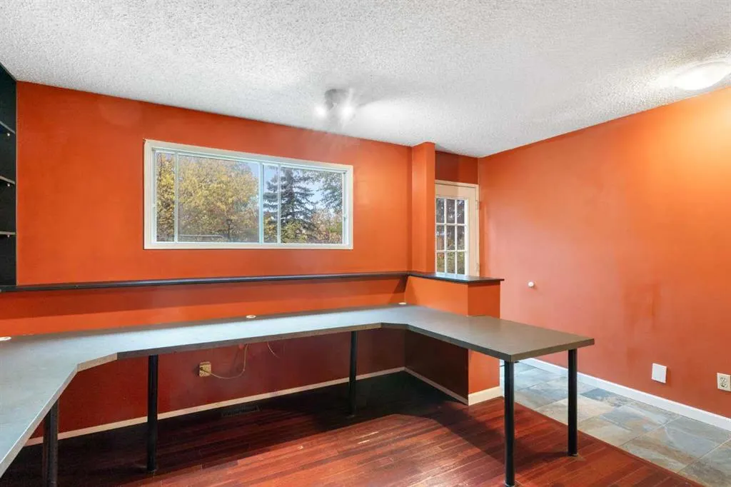 107 Bermuda Close NW