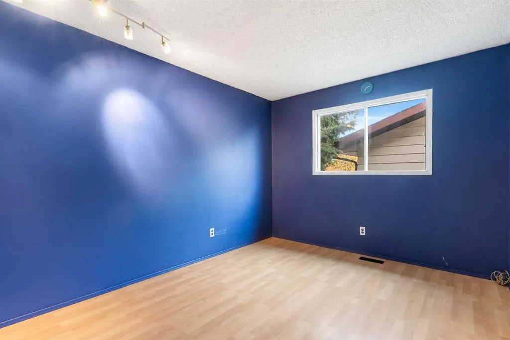 107 Bermuda Close NW