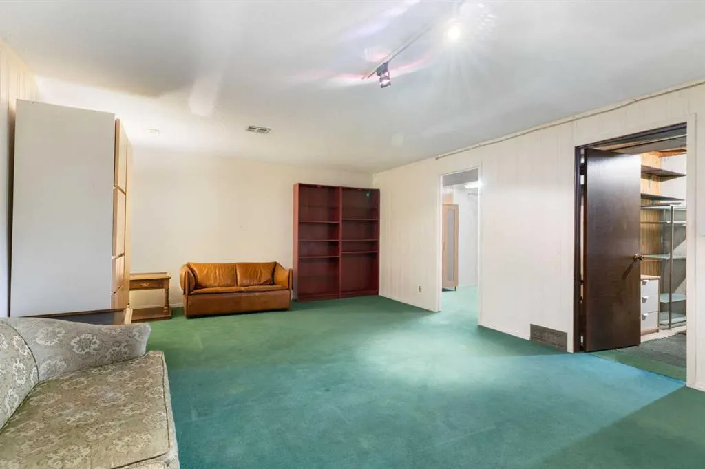 107 Bermuda Close NW