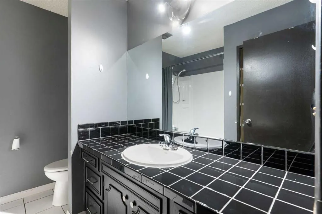 107 Bermuda Close NW