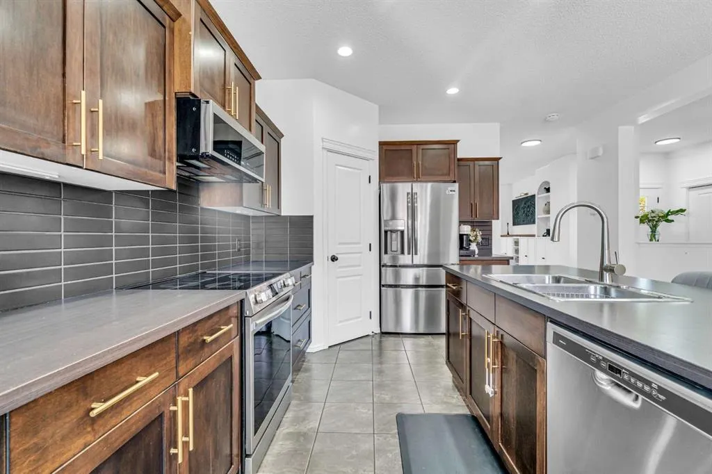 123 Elgin Meadows Way SE