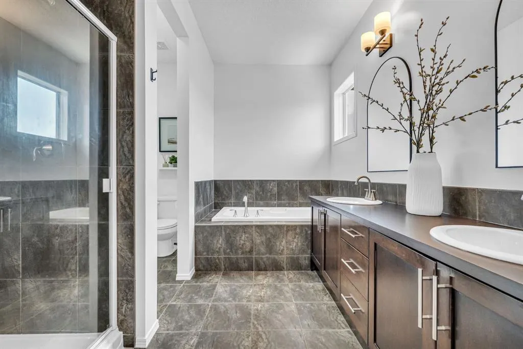 123 Elgin Meadows Way SE