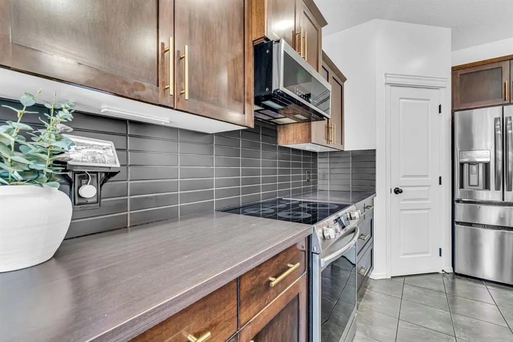 123 Elgin Meadows Way SE