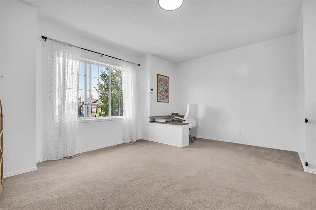123 Elgin Meadows Way SE