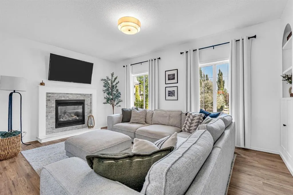 123 Elgin Meadows Way SE