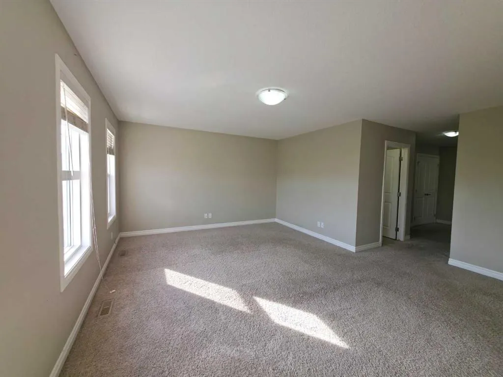 16 Nolancrest Green NW