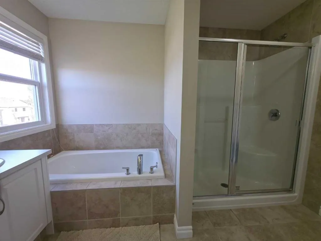 16 Nolancrest Green NW