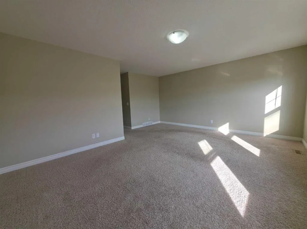 16 Nolancrest Green NW