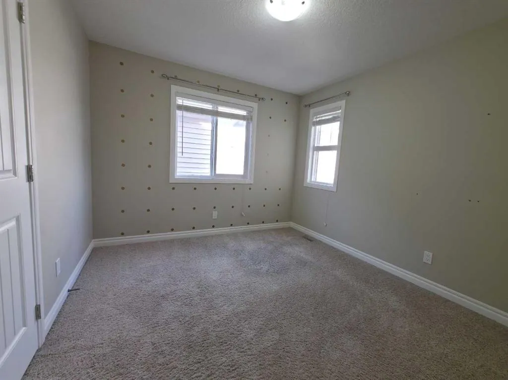 16 Nolancrest Green NW