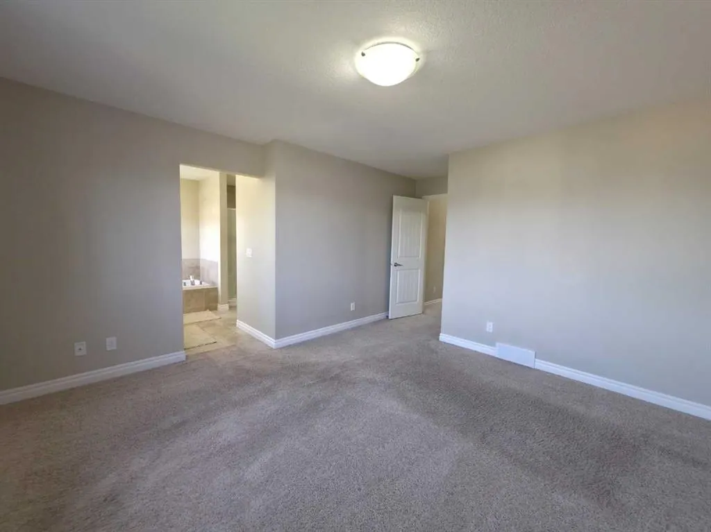 16 Nolancrest Green NW