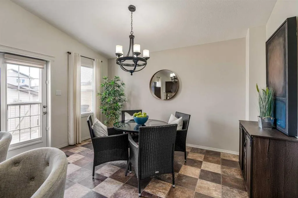 113 Mt Sundance Crescent W