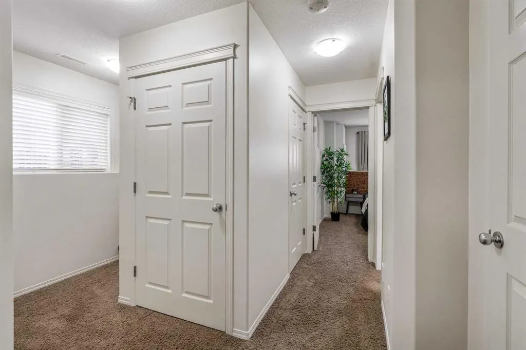 113 Mt Sundance Crescent W