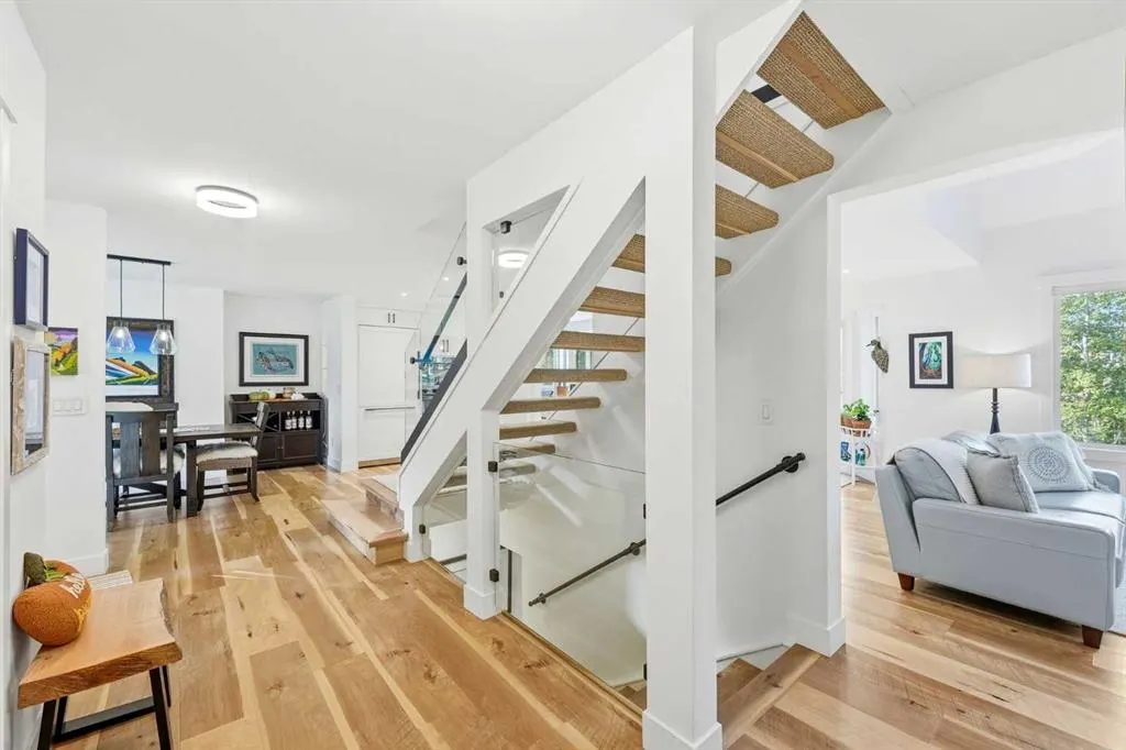 14 Riverside Place