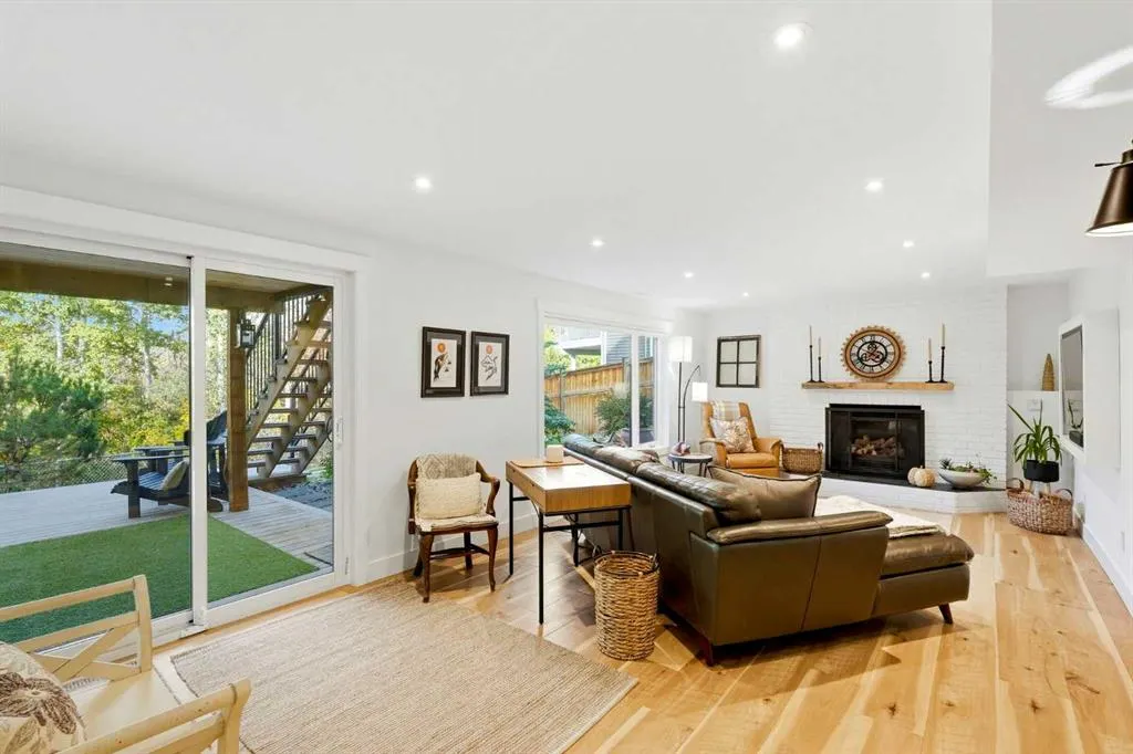 14 Riverside Place