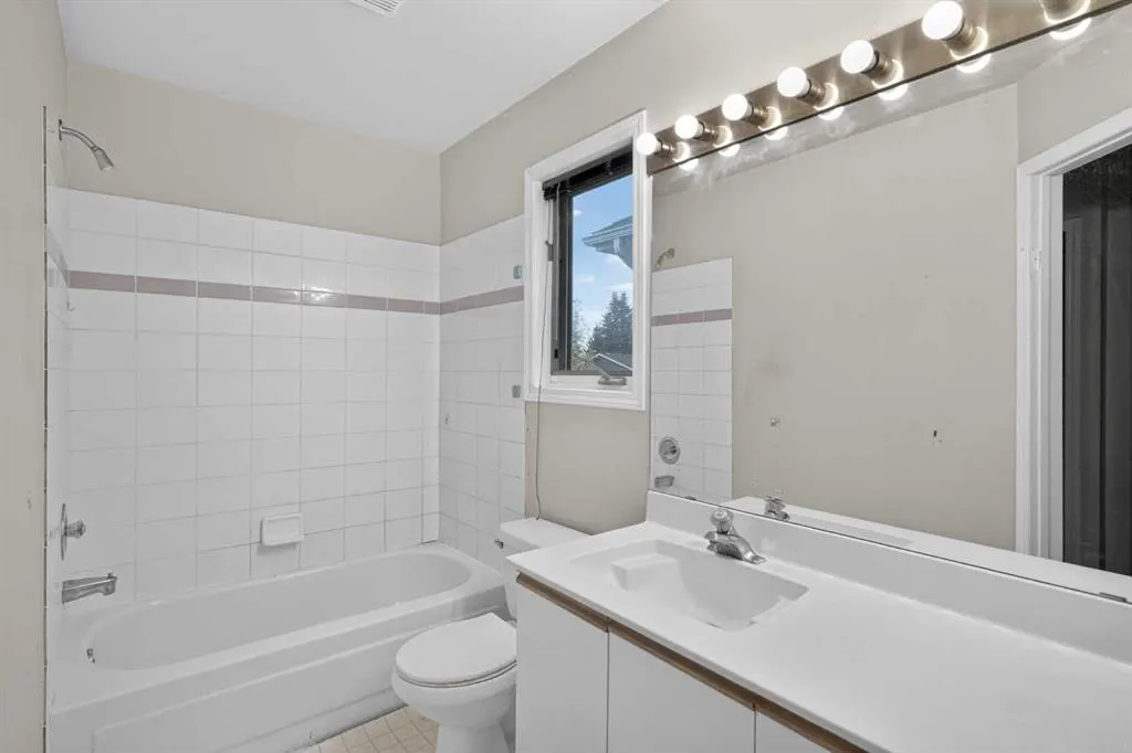 259 Coachway Road SW